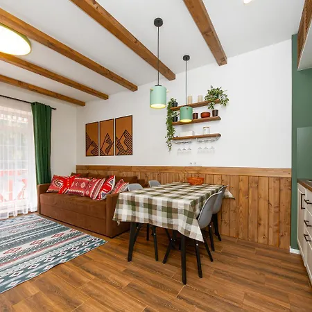 Freeman-4 весь триповерховий для 10гостей Villa Bukovel